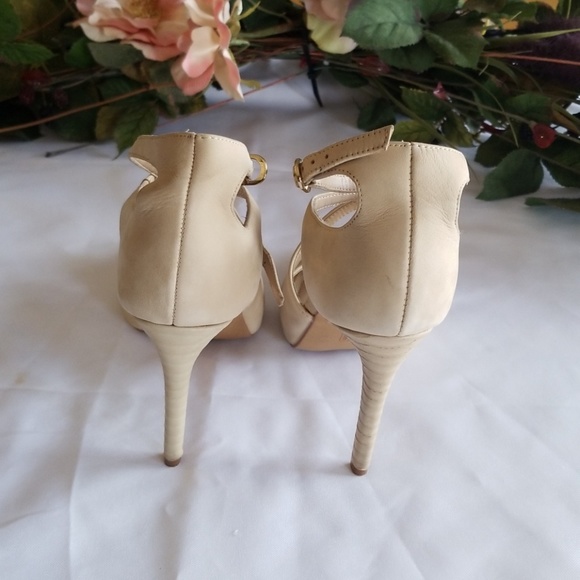 Womens Vince Camuto Heels - Picture 6 of 7